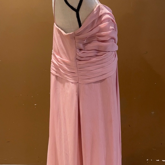Formal mauve pink long dress. Size 20 Tailored. So it fits more like an 18 - Picture 6 of 8
